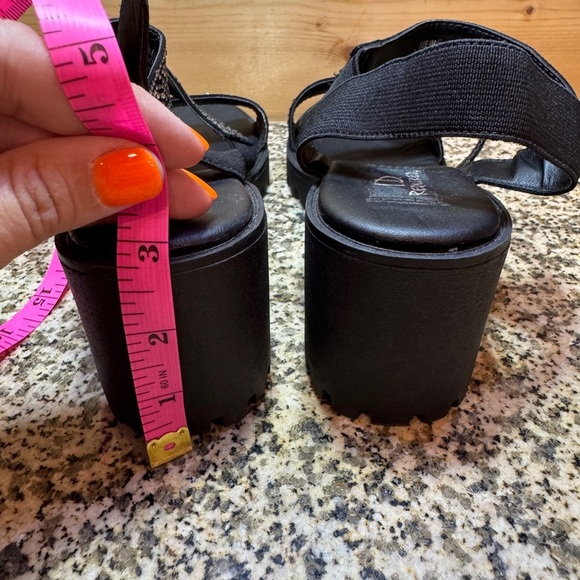 ID Required Girls Size 4 Elegant Black Sandals with Rhinestone Accents - Picture 3 of 8